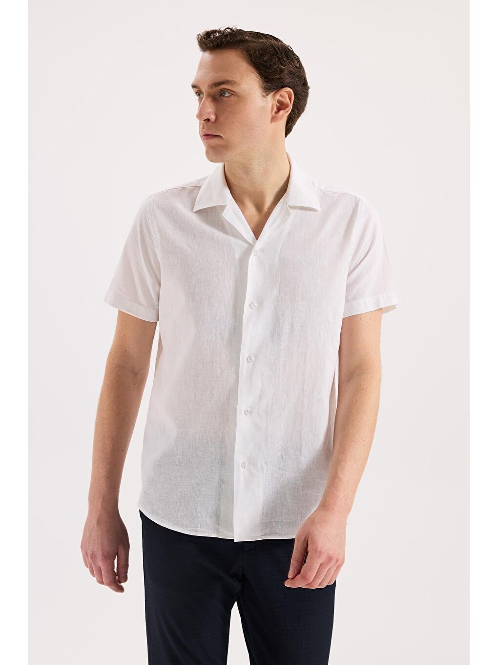 Beyaz  Comfort Fit Klasik Yaka Kısa Kol Gömlek-1