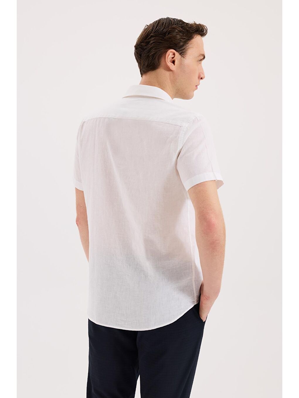 Beyaz  Comfort Fit Klasik Yaka Kısa Kol Gömlek-3