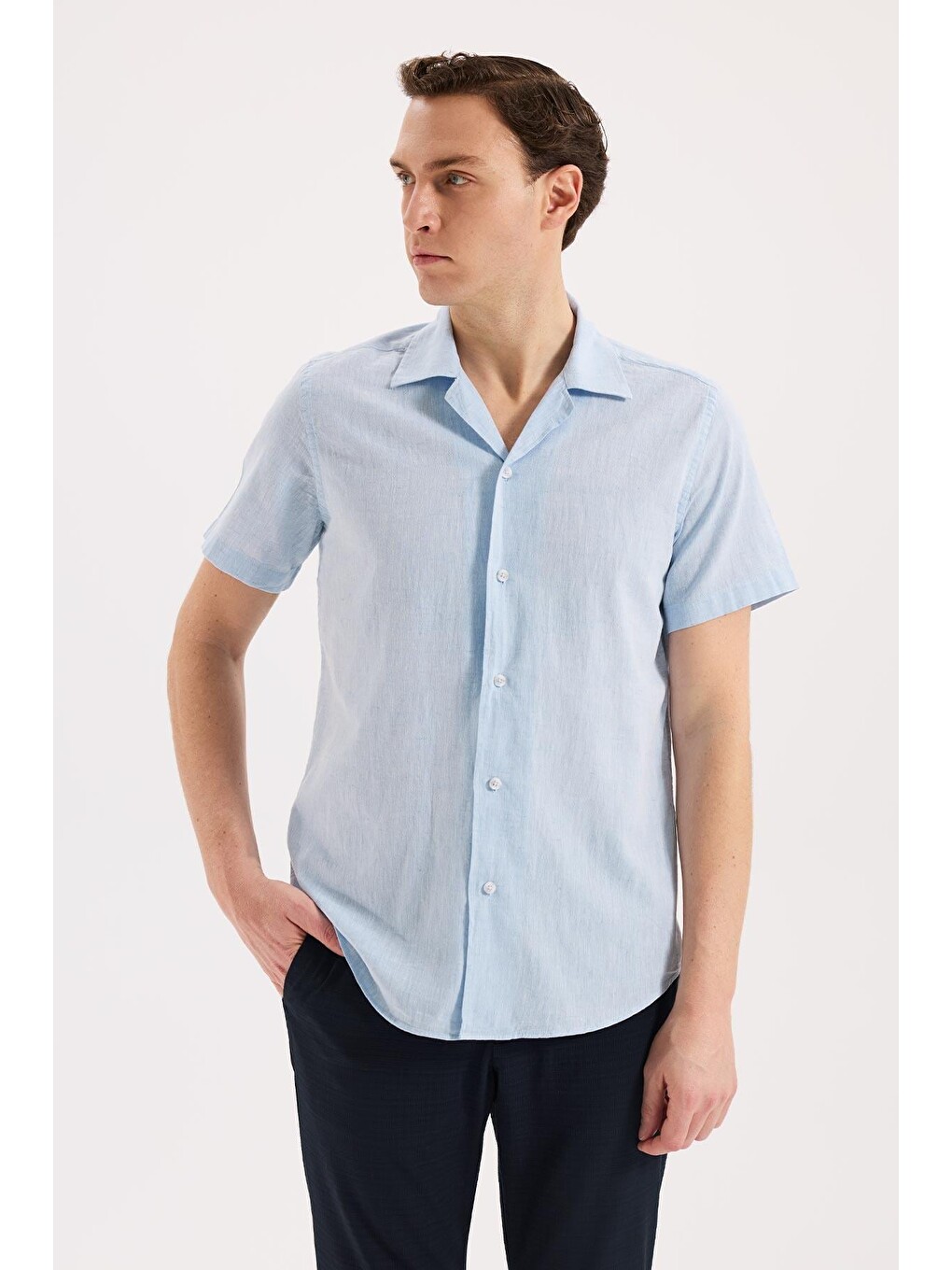 Buz Mavi  Comfort Fit Klasik Yaka Kısa Kol Gömlek