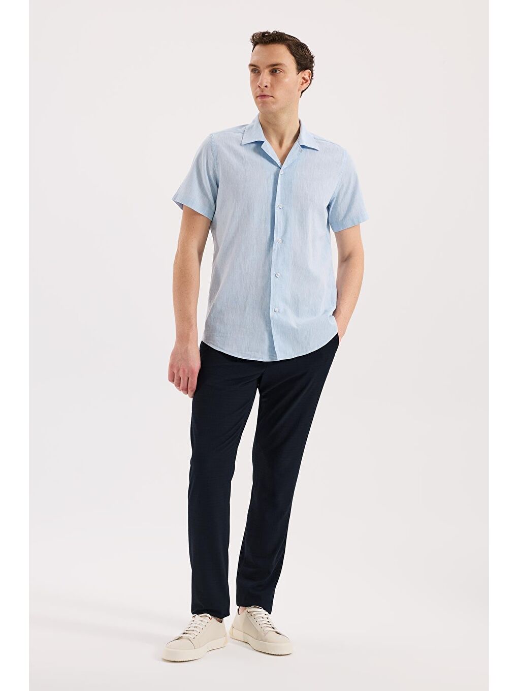 Buz Mavi  Comfort Fit Klasik Yaka Kısa Kol Gömlek-1