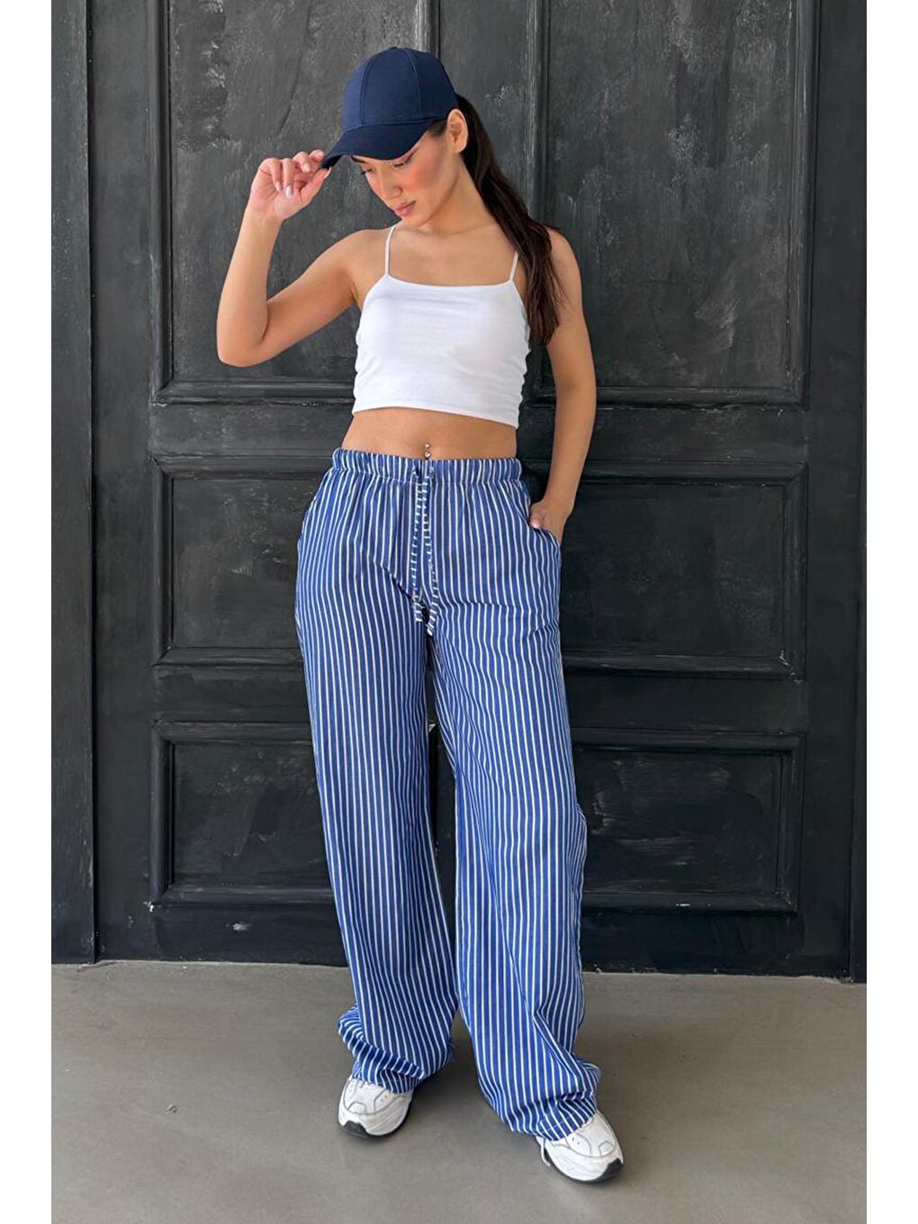 Lacivert Beli Ayarlanabilir Çizgili Cepli Bol Paça Kadın Pantolon Mg2312-2
