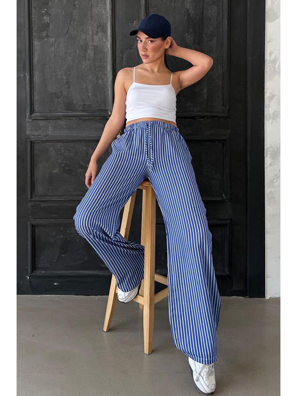 Lacivert Beli Ayarlanabilir Çizgili Cepli Bol Paça Kadın Pantolon Mg2312-5