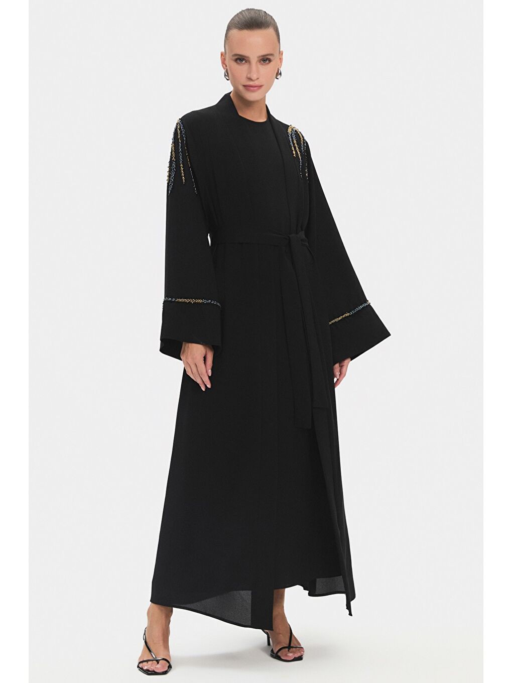 Siyah Kadın Işleme Detaylı Dökümlü Abaya