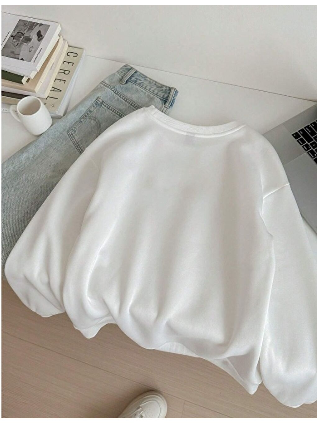 Kadın Beyaz Leopar Desenli New York Baskılı Oversize Sweatshirt-1