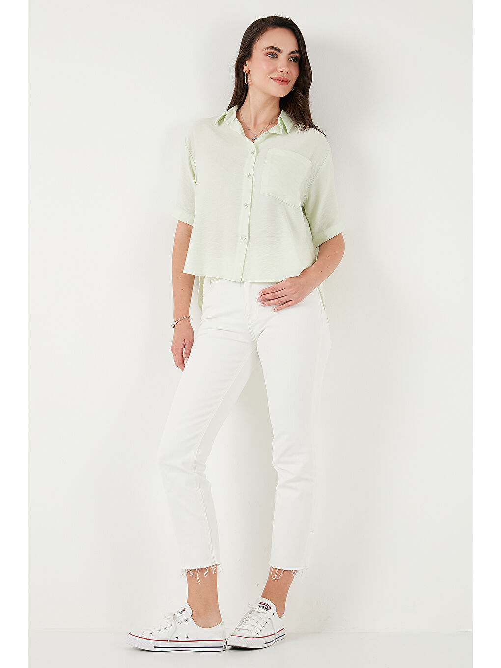 Yeşil Regular Fit Göğüs Cepli Kısa Kollu Kadın Gömlek 6779324-3