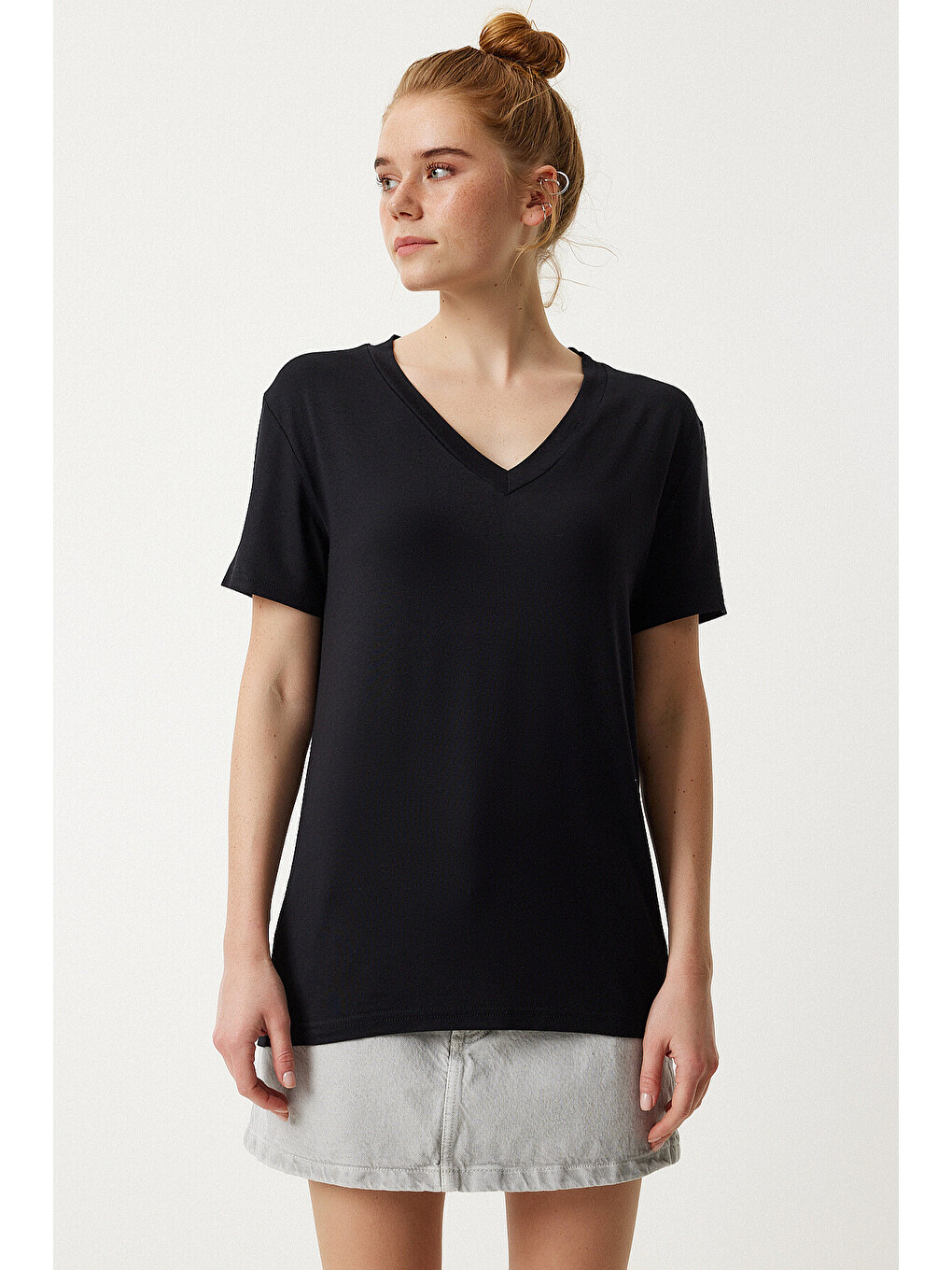 Siyah V Yaka Basic Viskon T-shirt SİYAH LEN0001-3