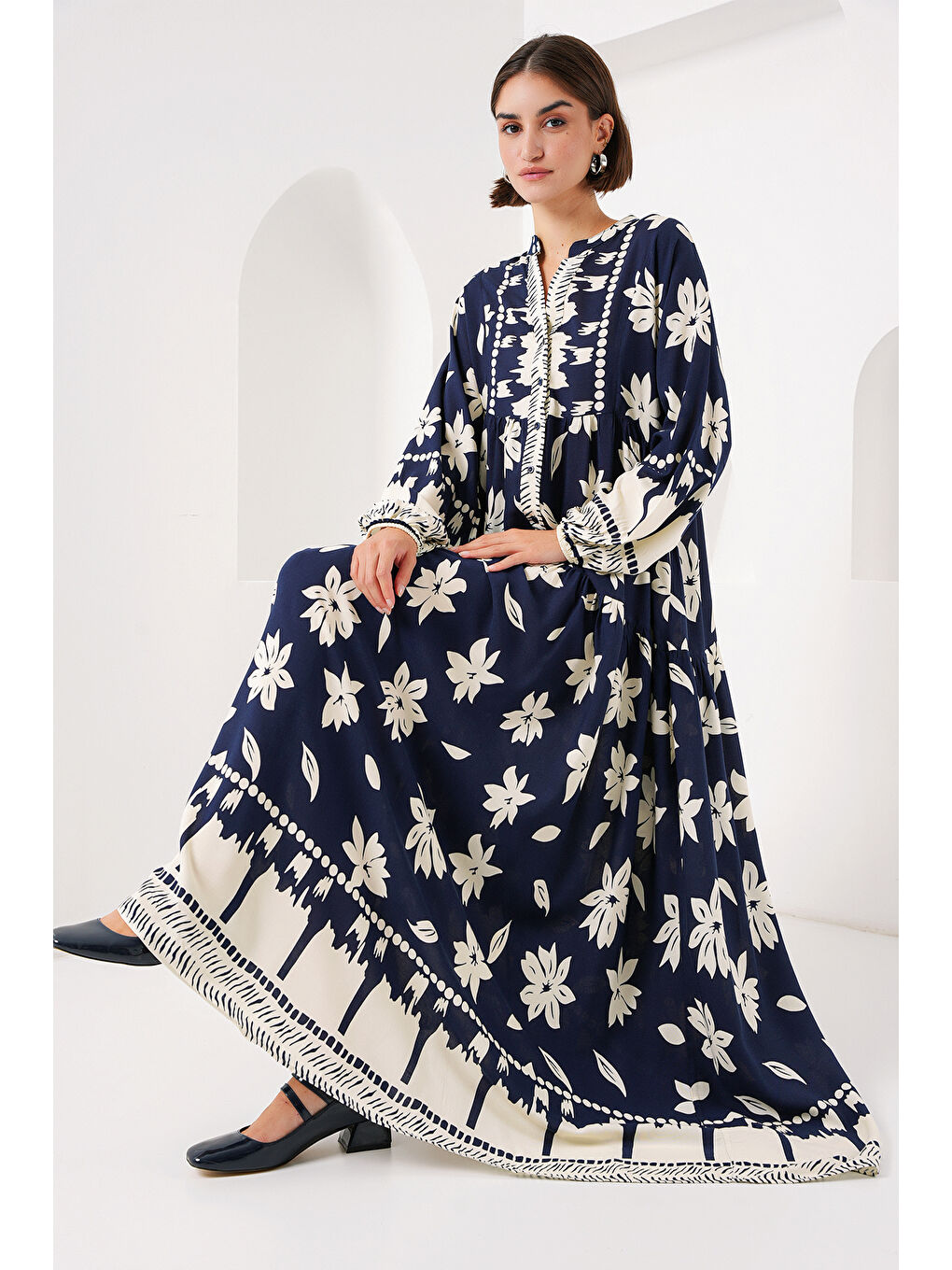 2423 Otantik Desenli Tesettür Elbise - L. Lacivert