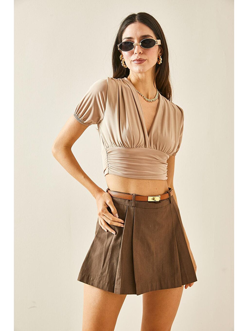 Bej Kruvaze Yaka Dökümlü Crop Bluz 5YXK2-48472-25-1