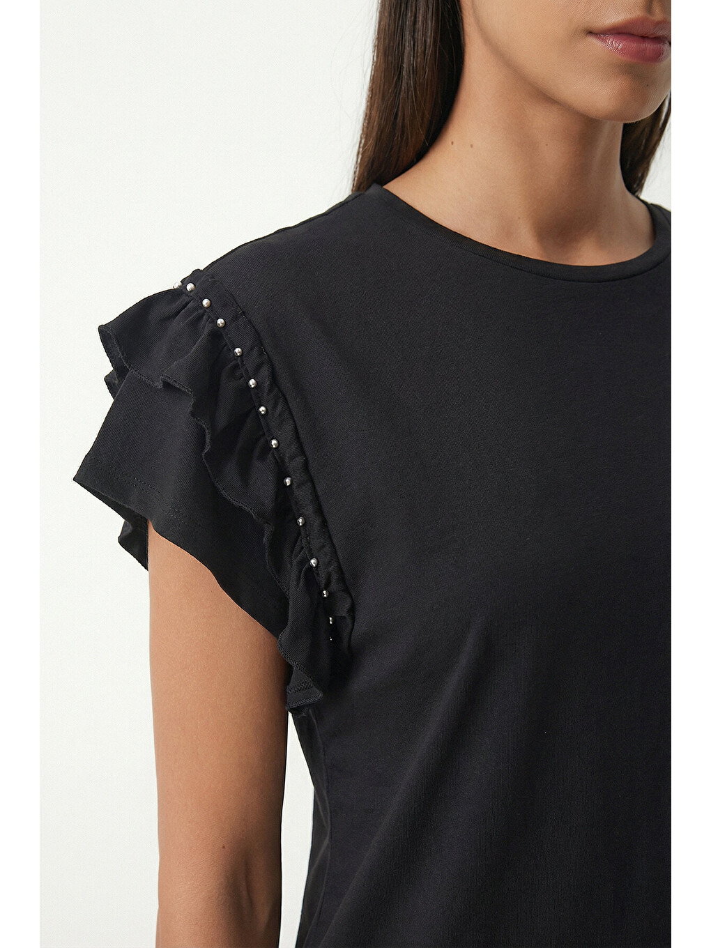 Siyah Volanlı Boncuk Detaylı Örme T-shirt SİYAH LEX0009-3