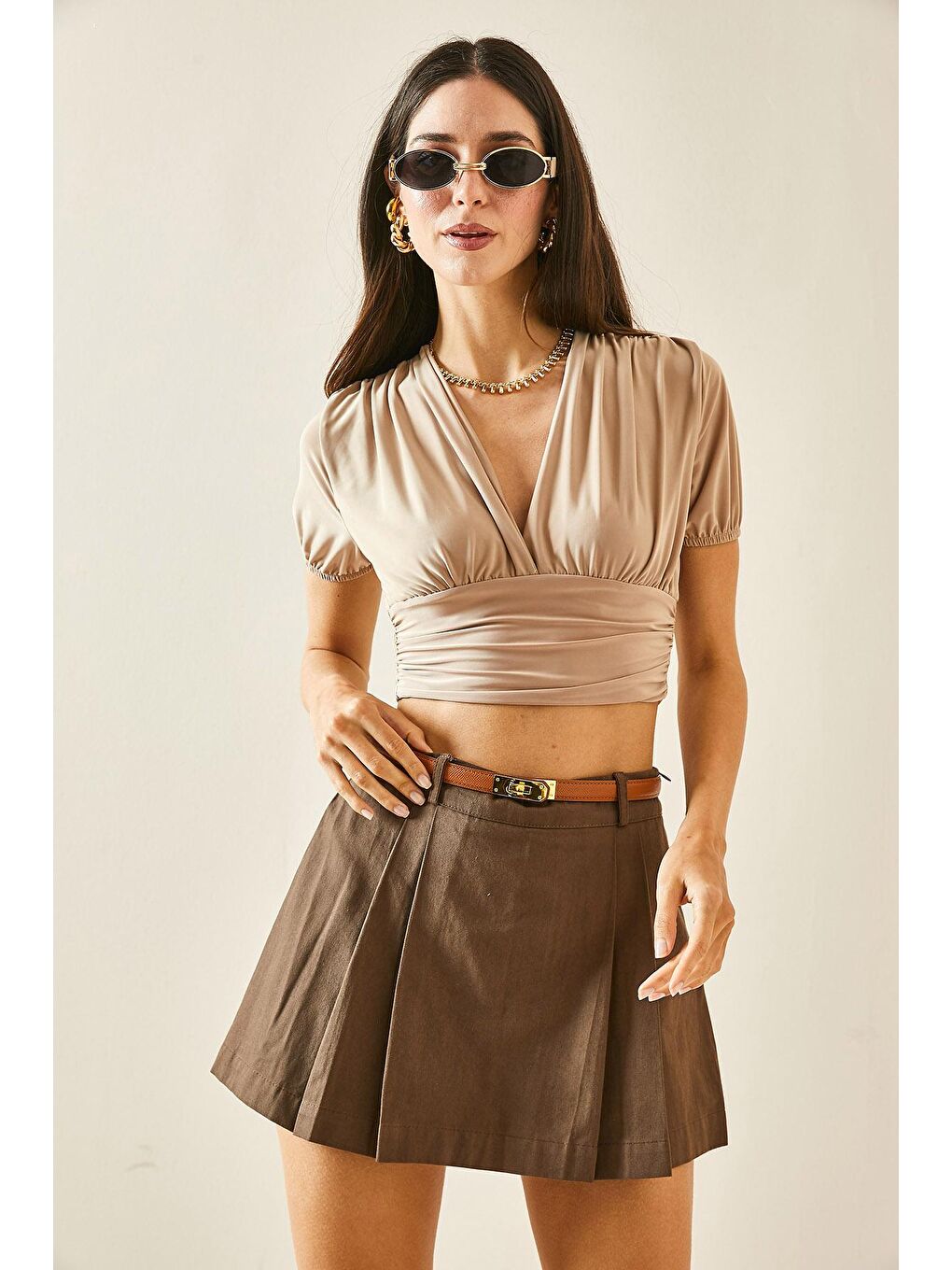 Bej Kruvaze Yaka Dökümlü Crop Bluz 5YXK2-48472-25-2