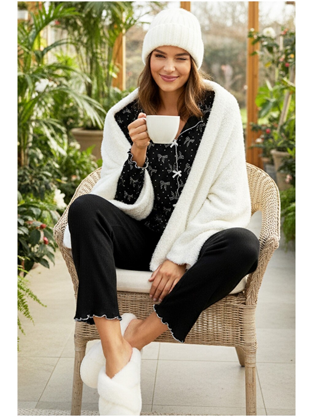 Siyah Fırçalı Soft Fitilli Kaşkorse Fiyonklu Pijama Takım 7947