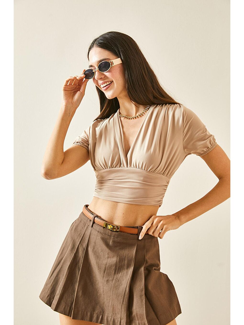 Bej Kruvaze Yaka Dökümlü Crop Bluz 5YXK2-48472-25-4