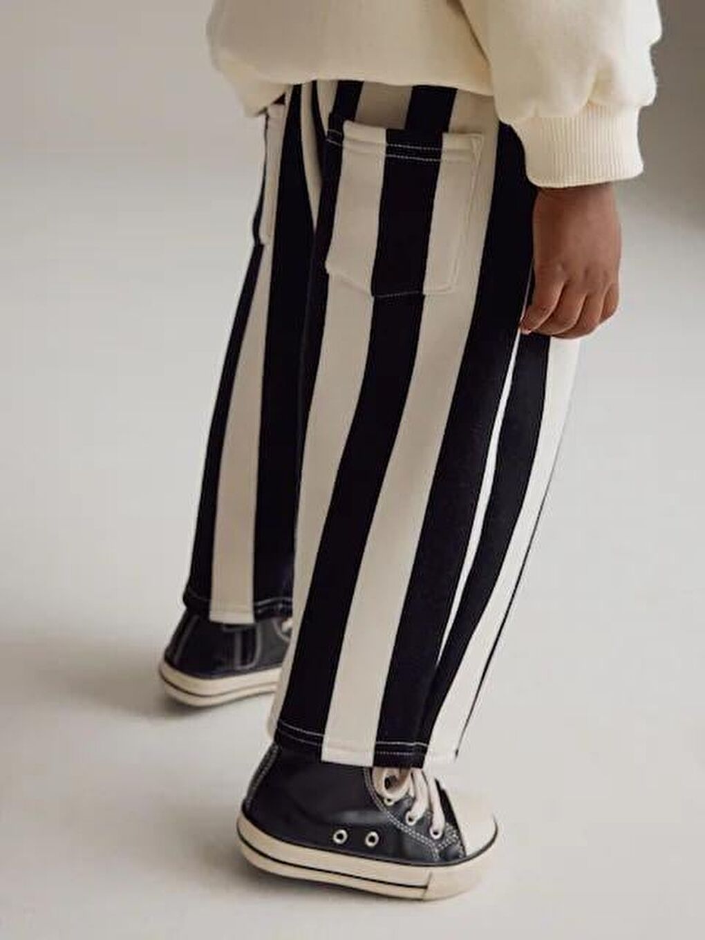 Karışık Kız Çocuk Pamuklu Kabartma Yazılı Sweatshirt Ve Çizgili Pantolon Alt-Üst Takım - Günlük Takım-4