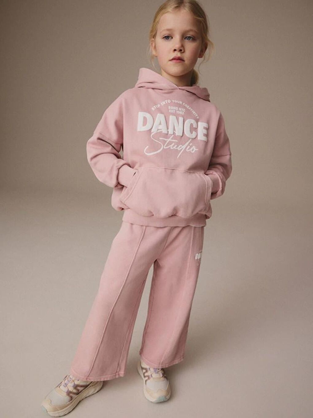 Pembe Kız Çocuk Pamuklu Kapüşonlu Dance Yazılı Sweatshirt Ve Geniş Paça Eşofman Altı Takım