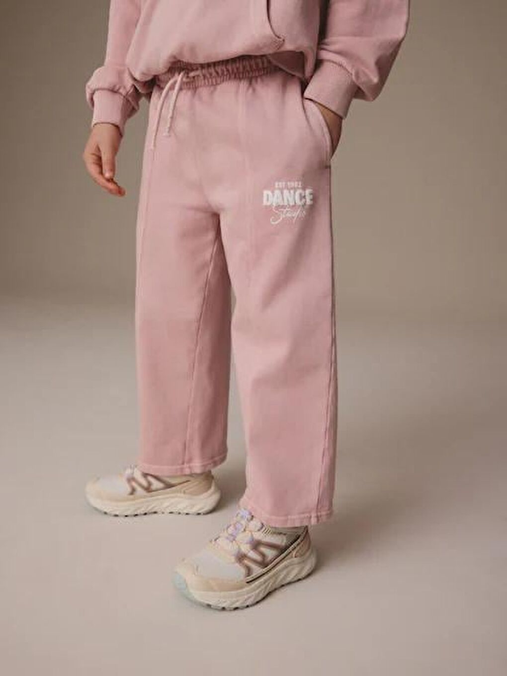 Pembe Kız Çocuk Pamuklu Kapüşonlu Dance Yazılı Sweatshirt Ve Geniş Paça Eşofman Altı Takım-1