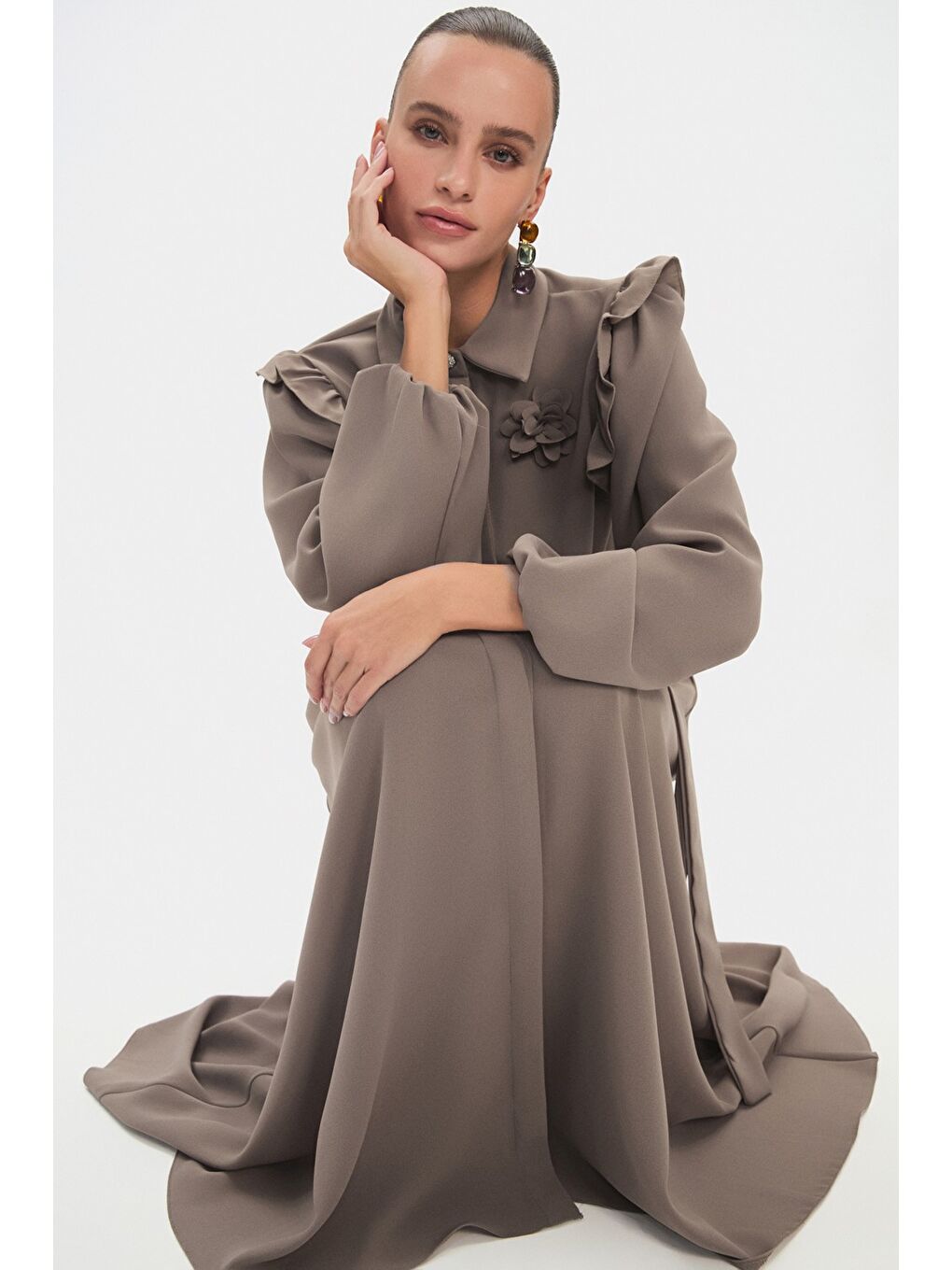 Bej Kadın Gömlek Yaka Balon Kol Fırfır Detaylı Elbise-3