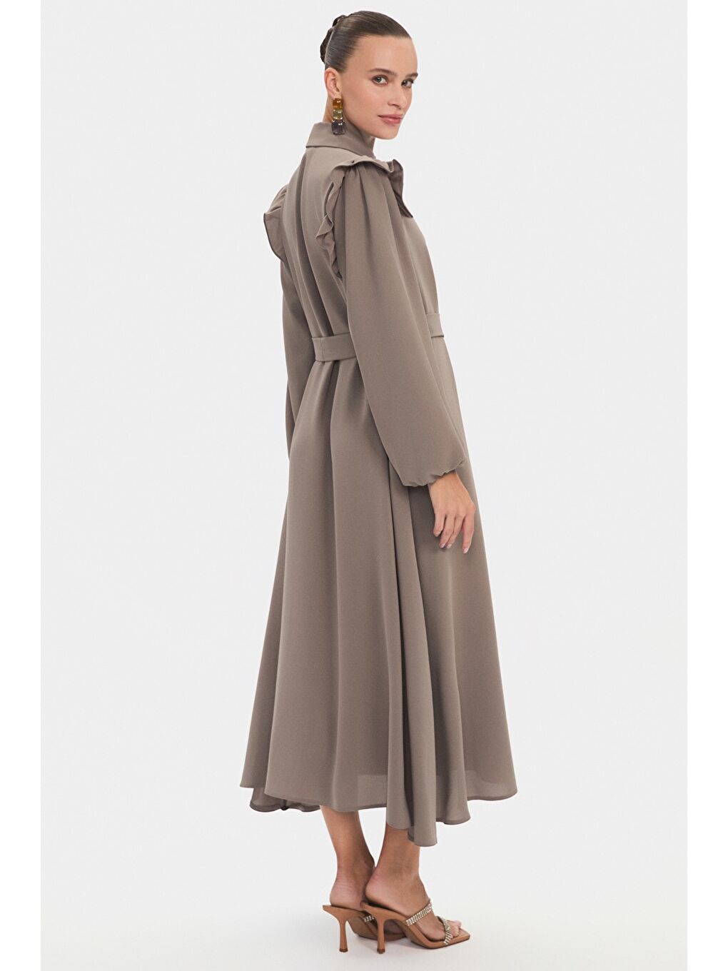 Bej Kadın Gömlek Yaka Balon Kol Fırfır Detaylı Elbise-4