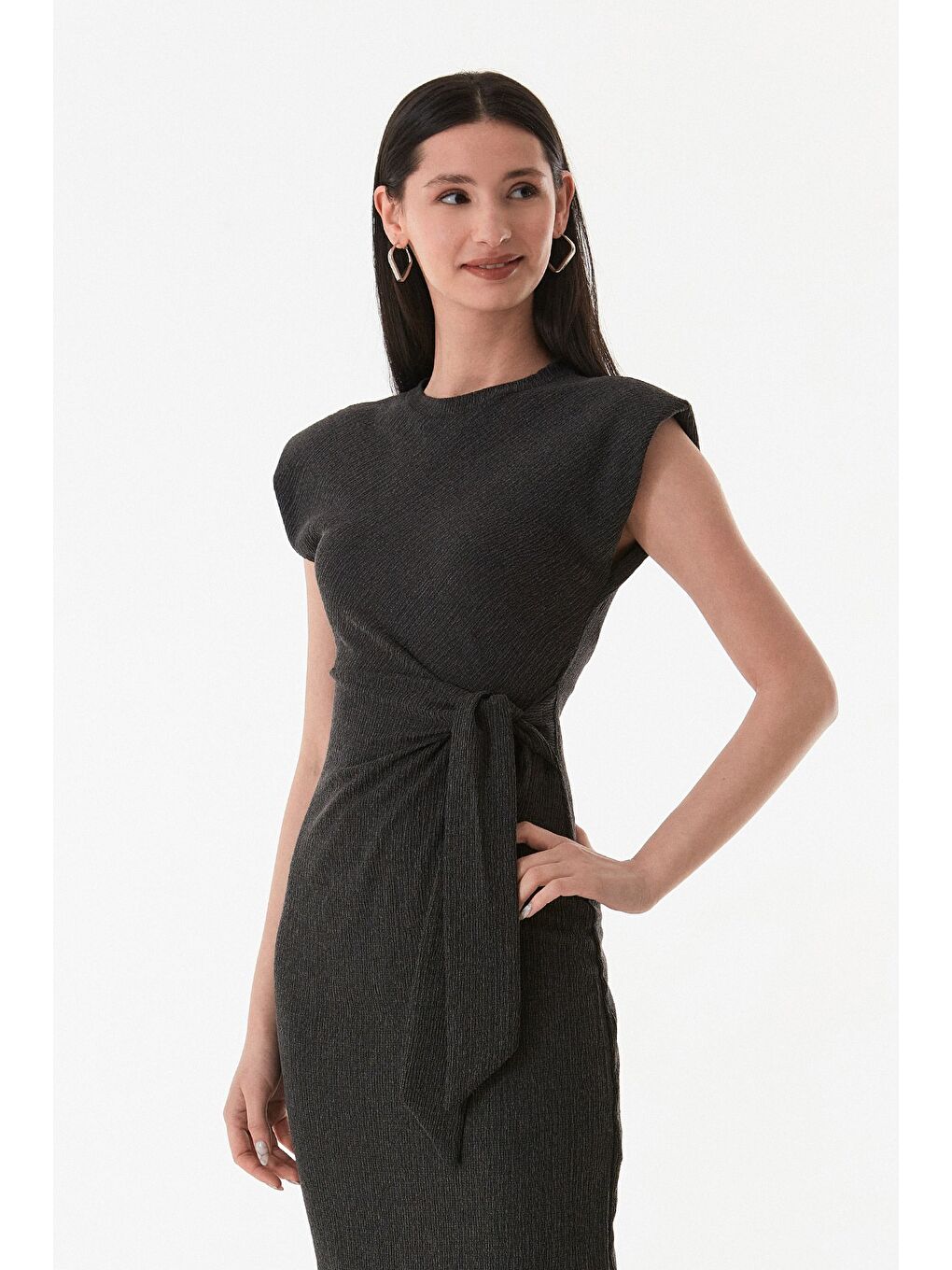 Antrasit Bürümcük Kumaş Önü Bağlamalı Vatkalı Elbise-1