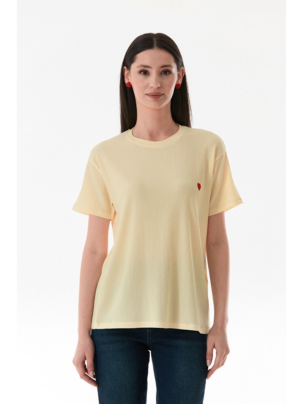 Sarı Kalp Nakışlı Bürümcük Kumaş Tişört