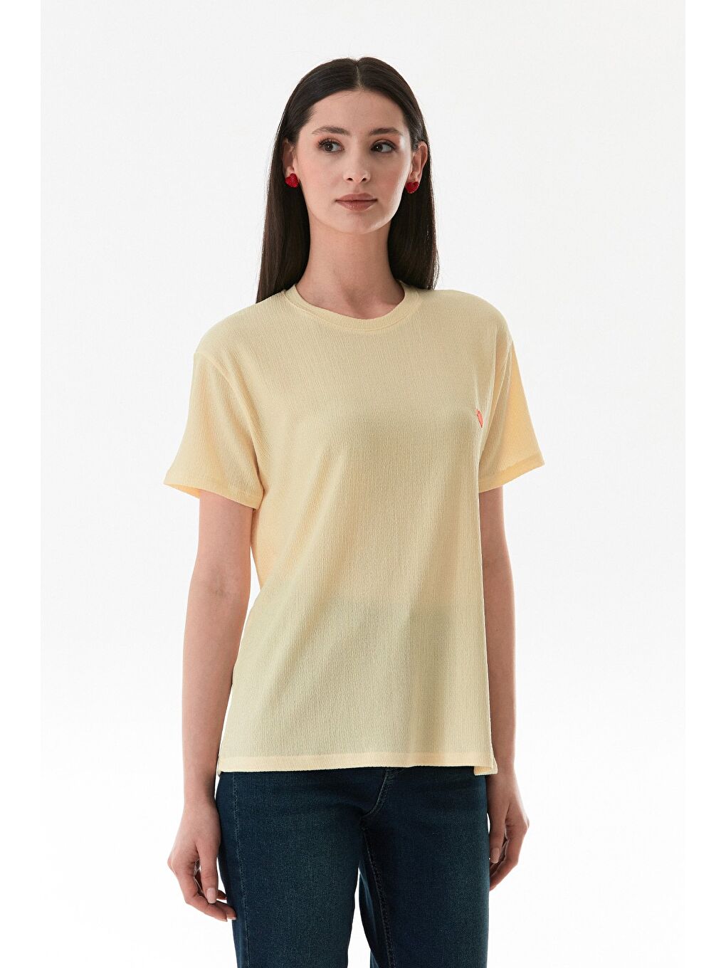 Sarı Kalp Nakışlı Bürümcük Kumaş Tişört-4