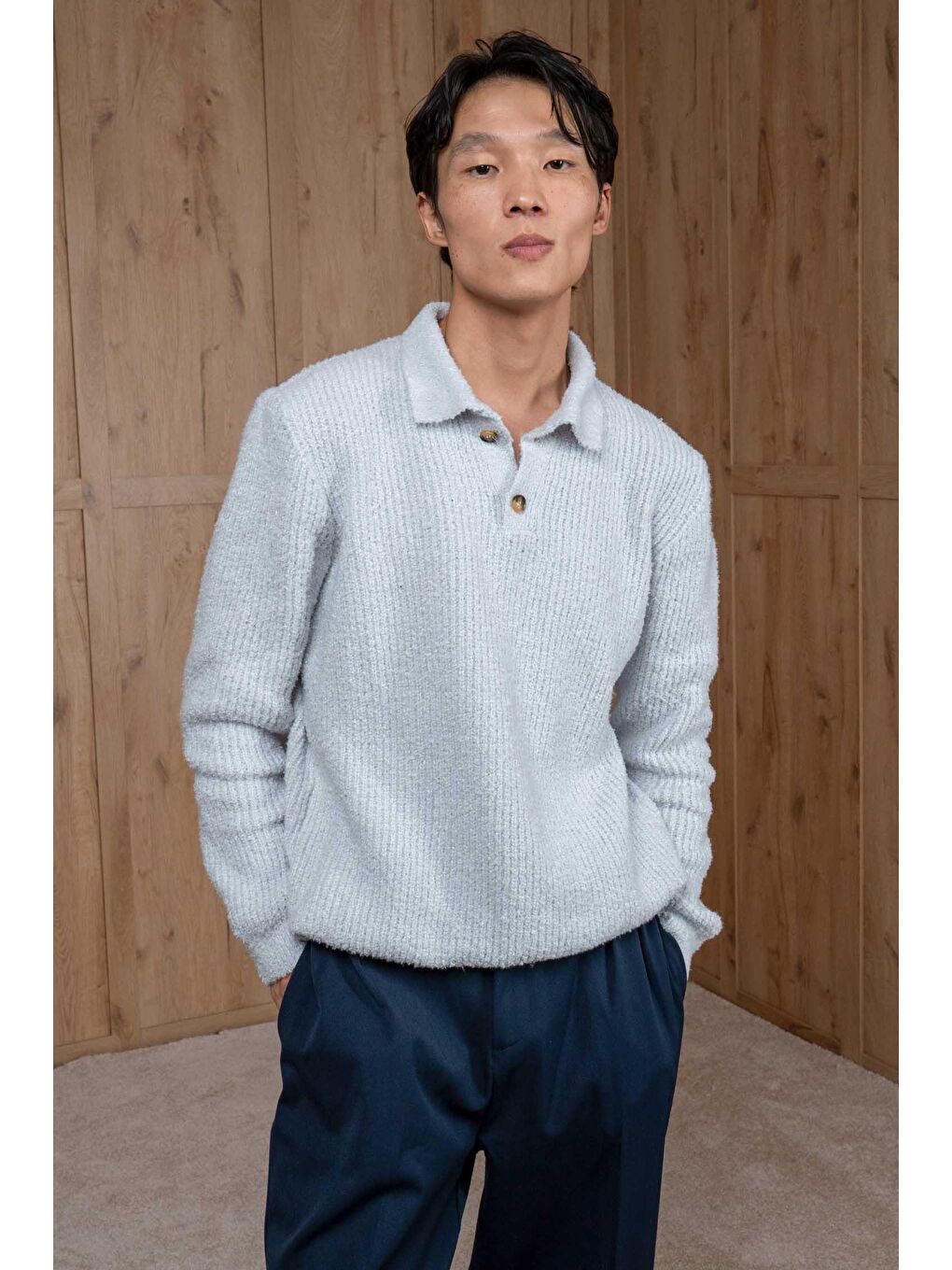 Erkek Relax Fit Düğmeli Dokulu Kazak Açık Gri-1