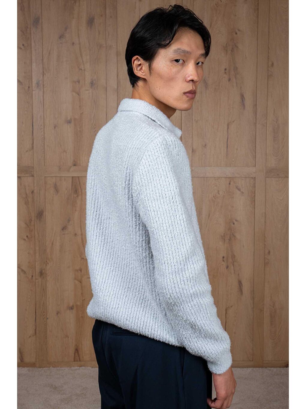 Erkek Relax Fit Düğmeli Dokulu Kazak Açık Gri-2