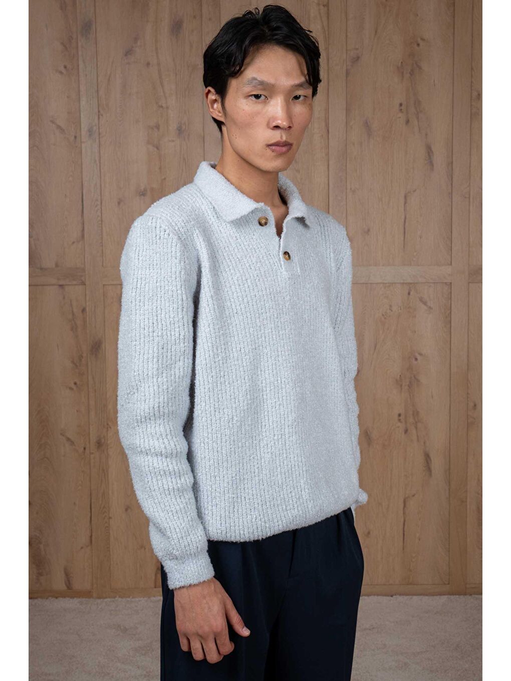 Erkek Relax Fit Düğmeli Dokulu Kazak Açık Gri-9