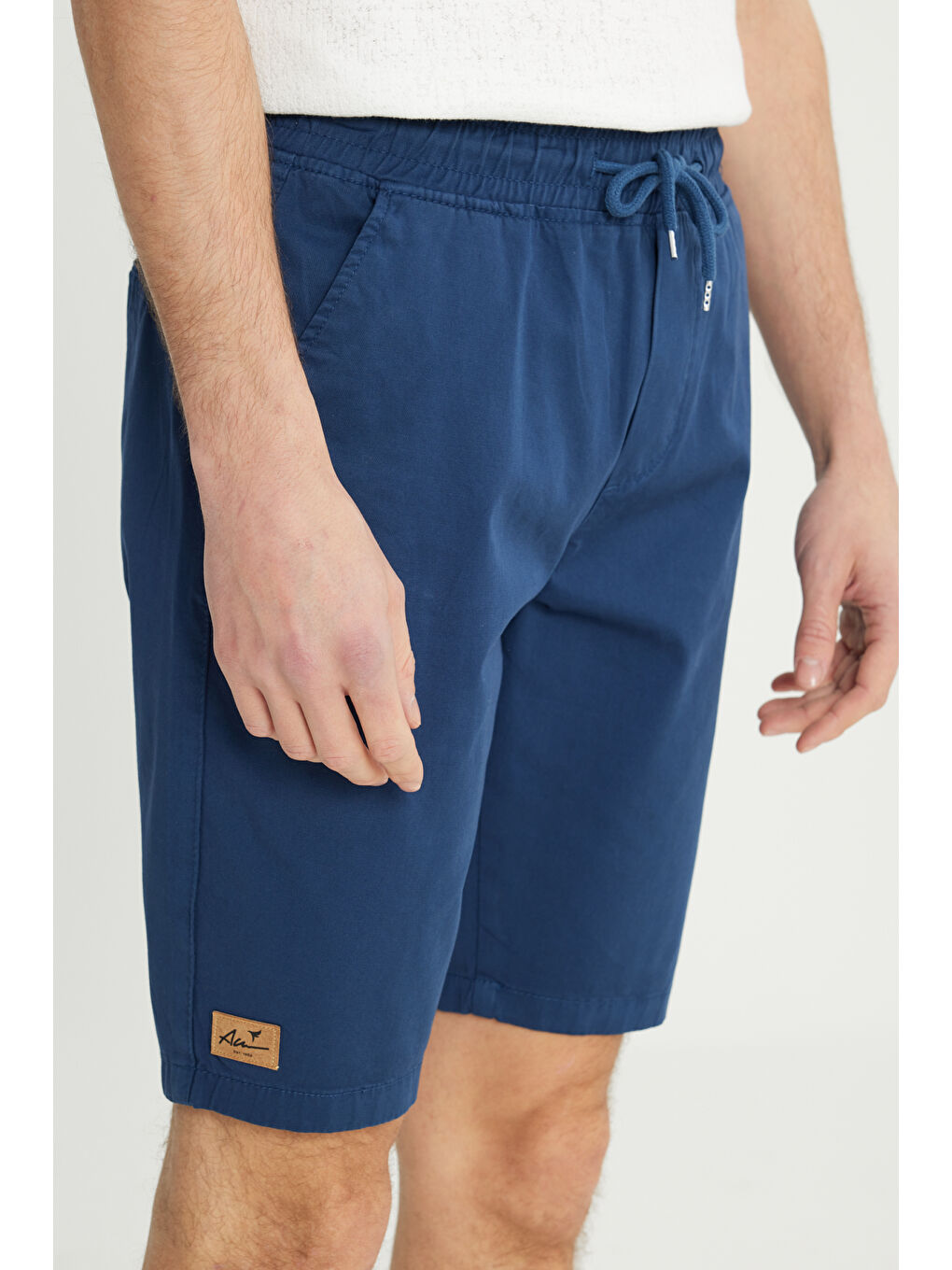 Erkek İndigo Dar Kesim Pamuklu Yan Cepli Şort-3