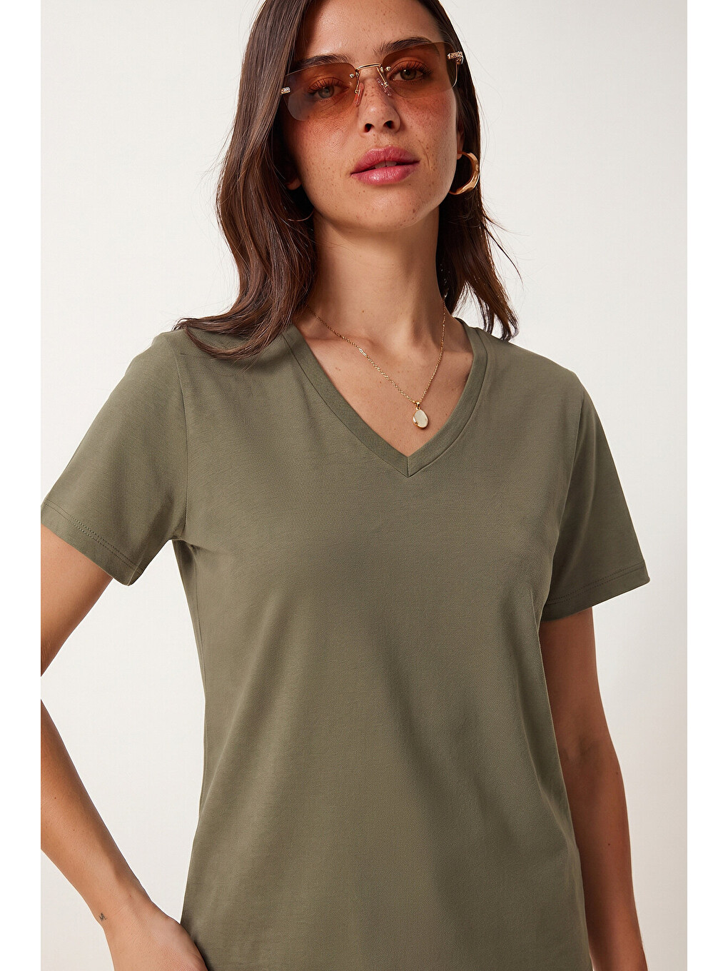 Haki V Yaka Yırtmaçlı Viskon T-shirt HAKİ LRN0039-1