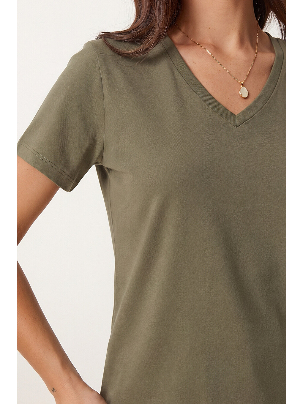 Haki V Yaka Yırtmaçlı Viskon T-shirt HAKİ LRN0039-2