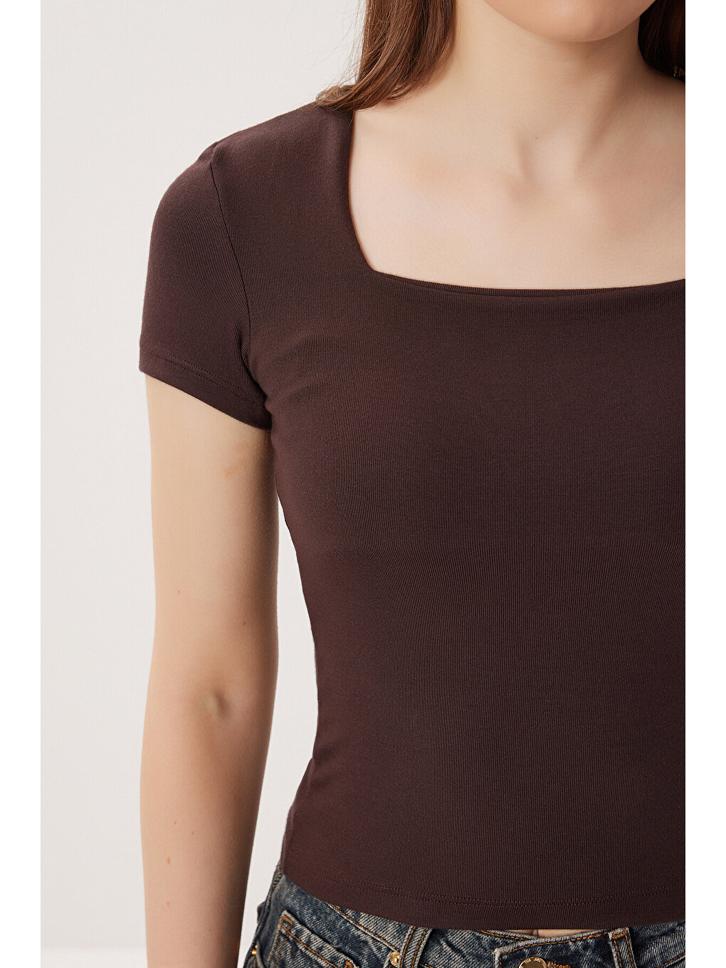 Kahverengi Kare Yaka Basic Örme T-shirt KAHVERENGİ LDZ0060-4