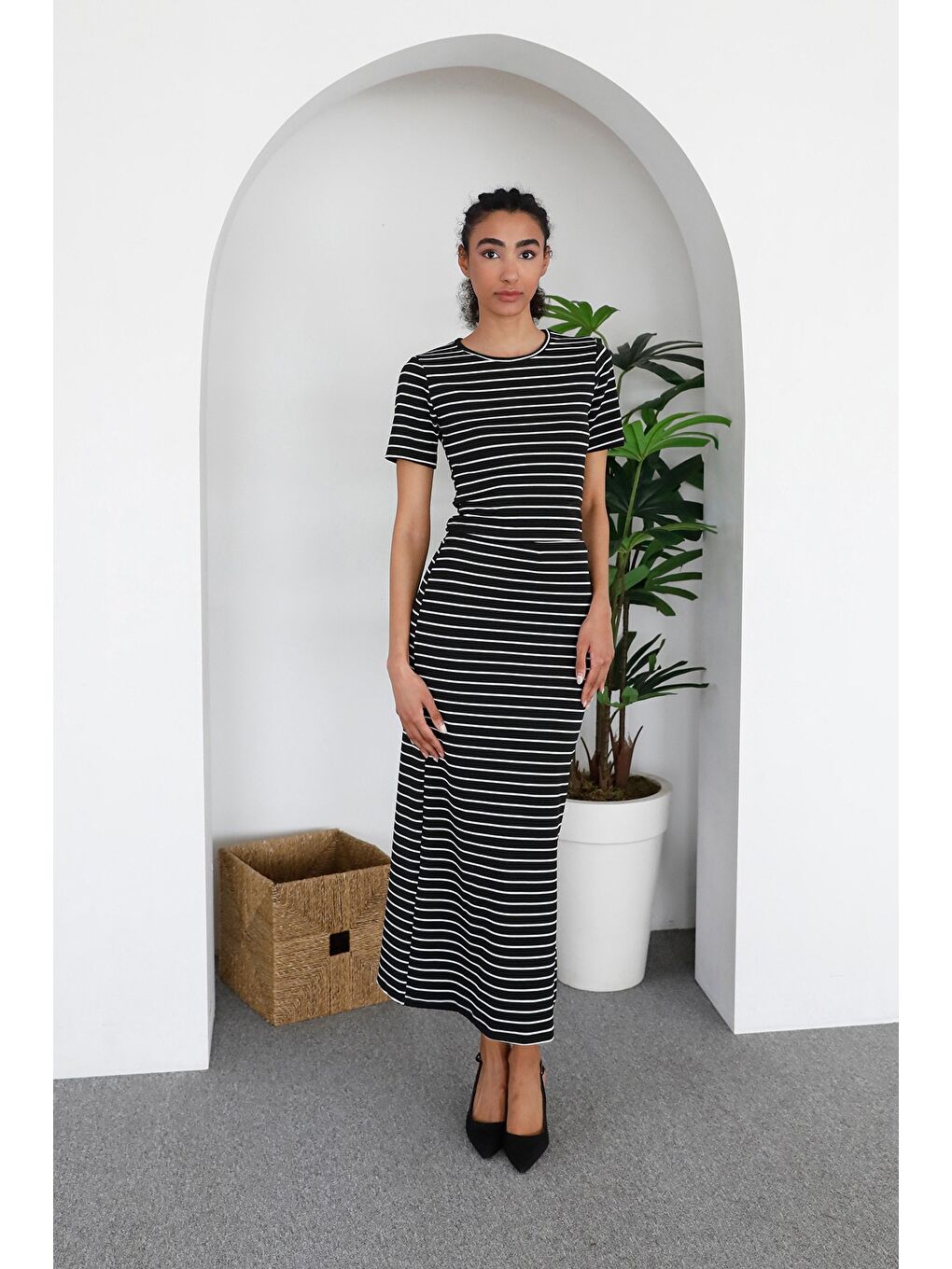 Siyah Çizgili Bisiklet Yaka Crop Takım-1