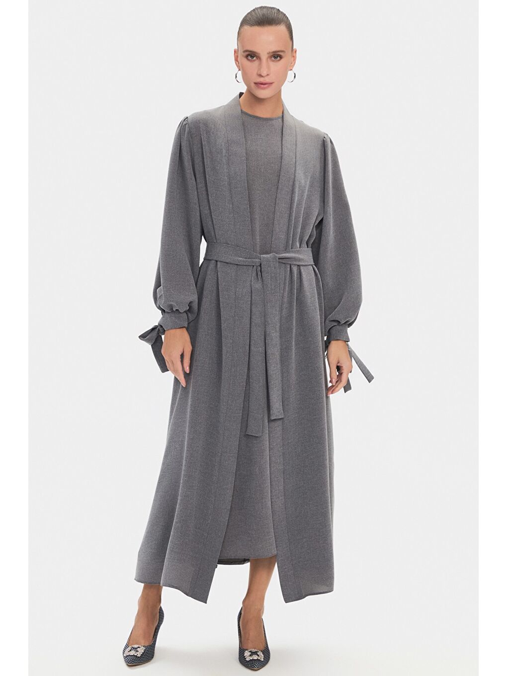 Gri Kadın Kolları Bağlama Detaylı Belden Bağlamalı Abaya