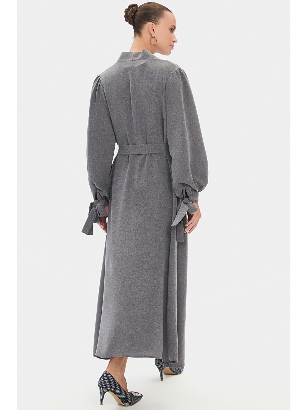 Gri Kadın Kolları Bağlama Detaylı Belden Bağlamalı Abaya-3