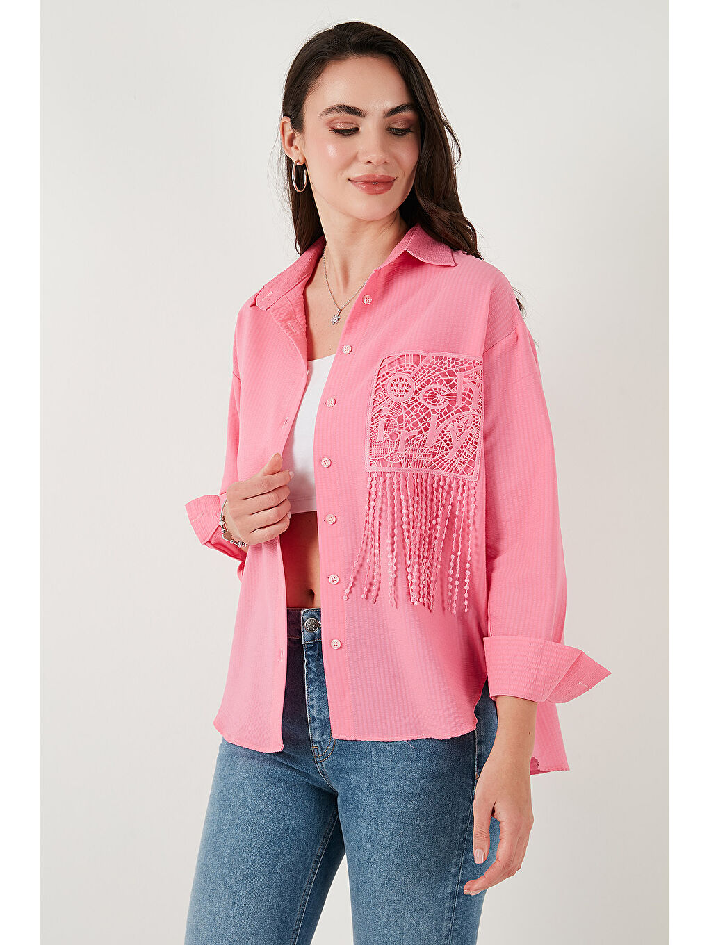 Pembe Regular Fit Güpürlü Cep Detaylı Uzun Kollu Gömlek 6773215-1