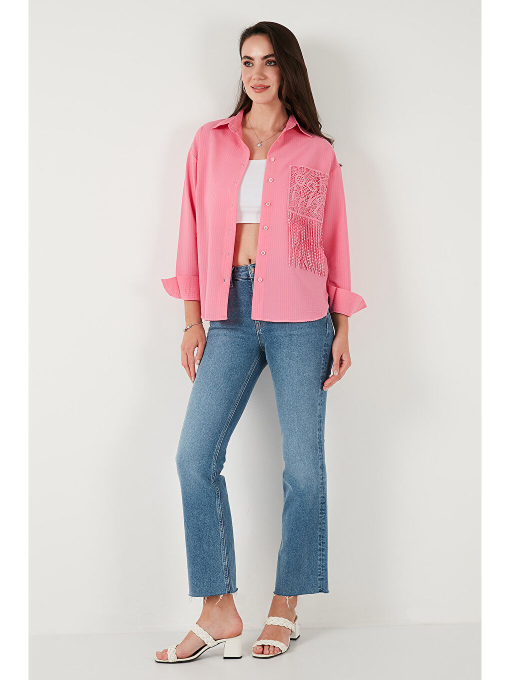 Pembe Regular Fit Güpürlü Cep Detaylı Uzun Kollu Gömlek 6773215-2