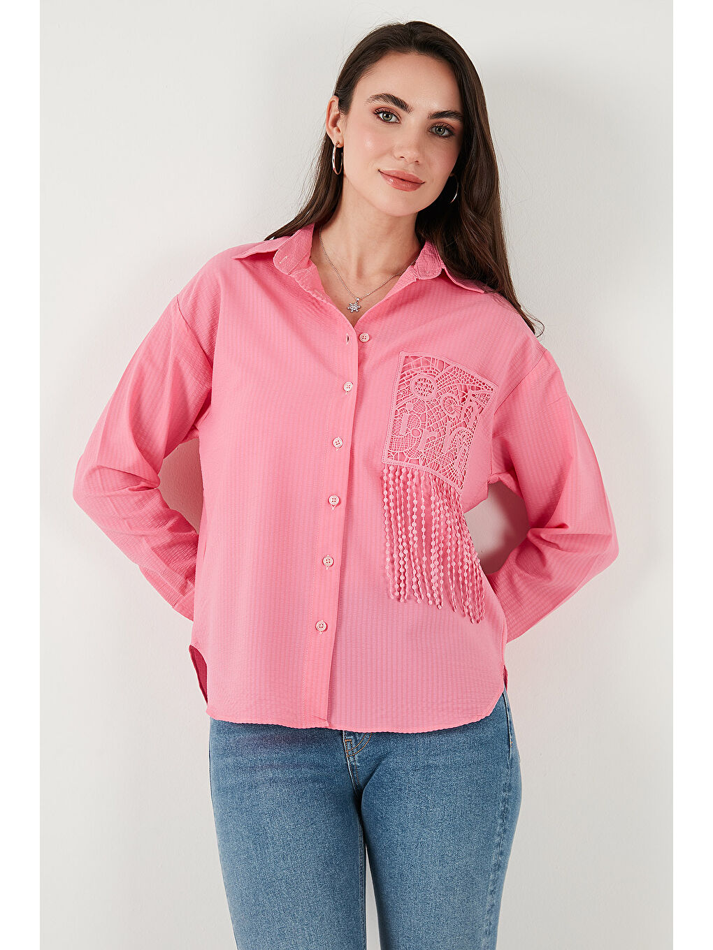 Pembe Regular Fit Güpürlü Cep Detaylı Uzun Kollu Gömlek 6773215-3