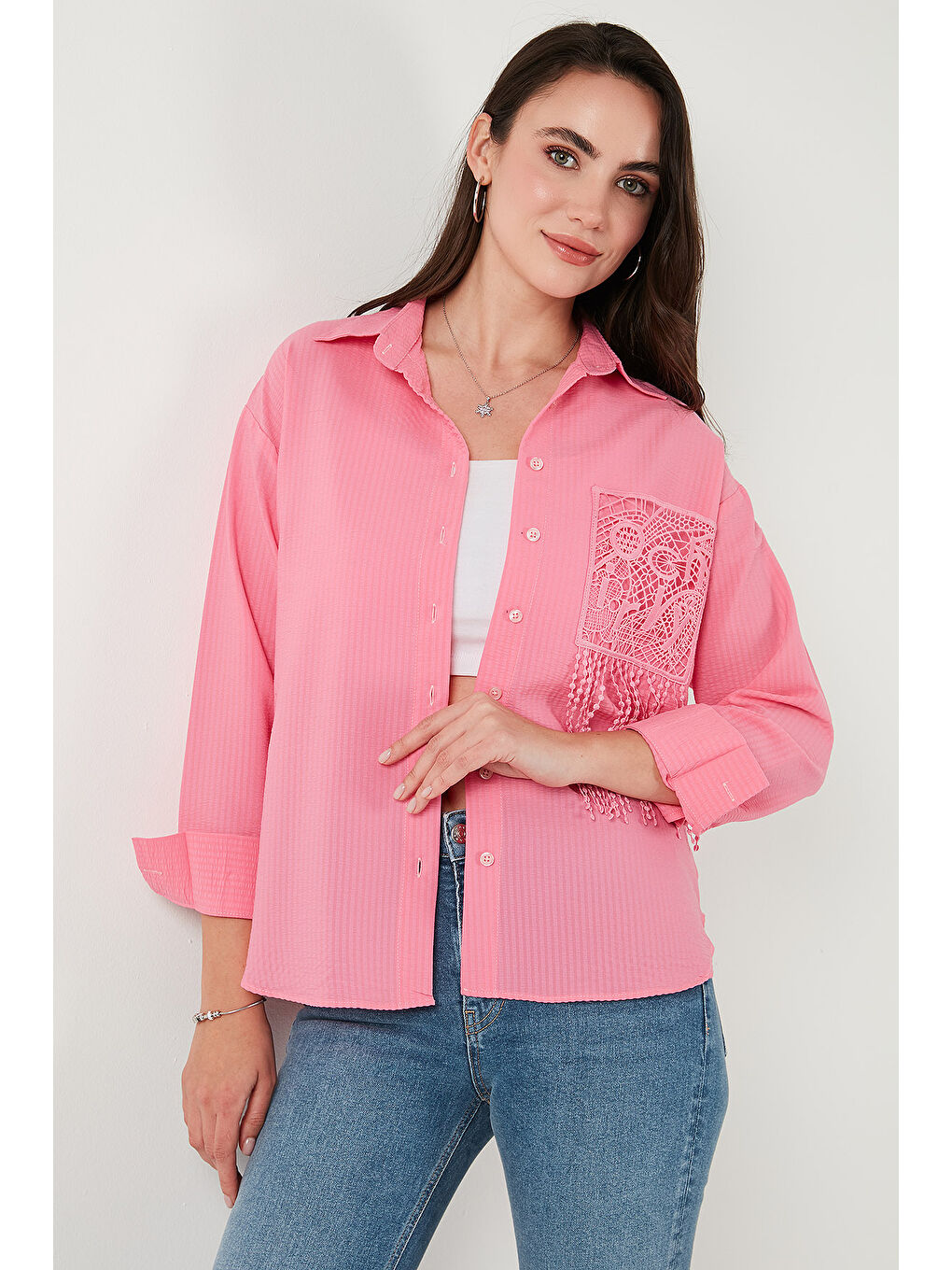 Pembe Regular Fit Güpürlü Cep Detaylı Uzun Kollu Gömlek 6773215-4