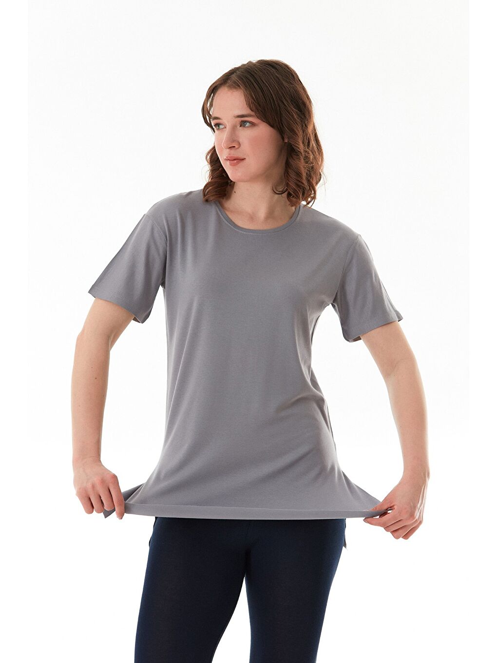 Gri Basic Bisiklet Yaka Yanları Yırtmaçlı Elastanlı Salaş Tişört-1