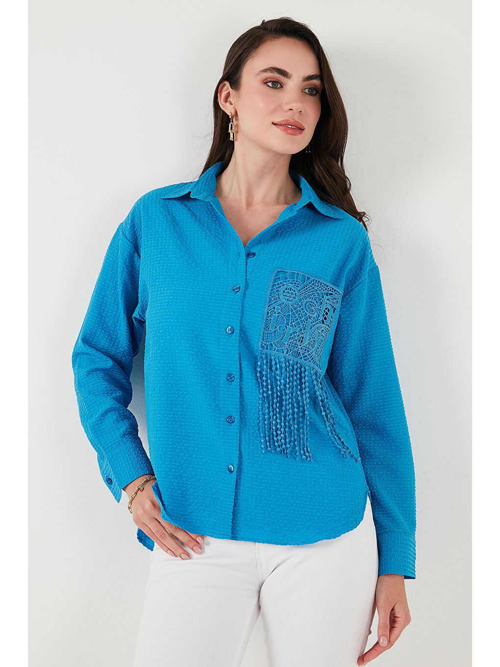 Mavi Regular Fit Güpürlü Cep Detaylı Uzun Kollu Gömlek 6773215-3