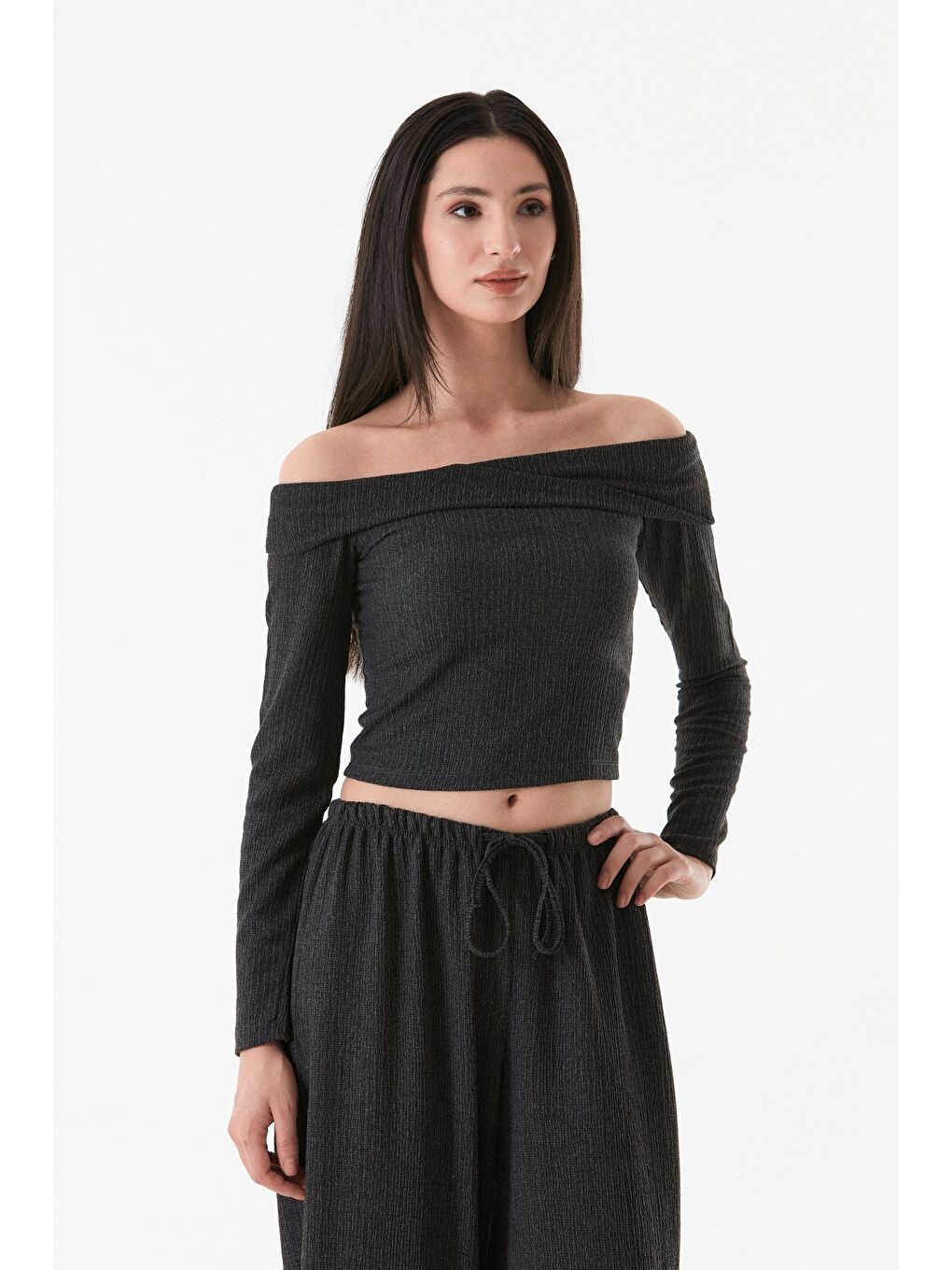 Antrasit Bürümcük Kumaş Madonna Yaka Bluz-2