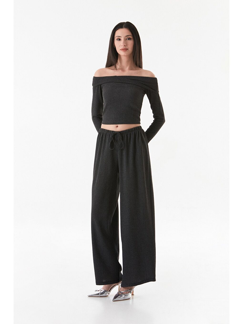 Antrasit Bürümcük Kumaş Madonna Yaka Bluz-3