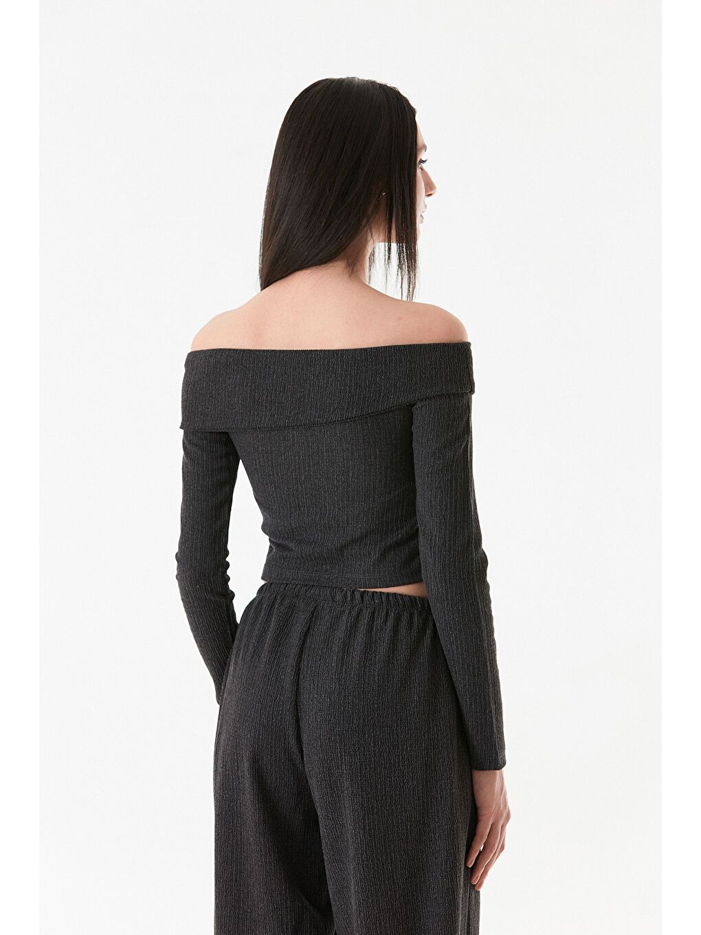 Antrasit Bürümcük Kumaş Madonna Yaka Bluz-4