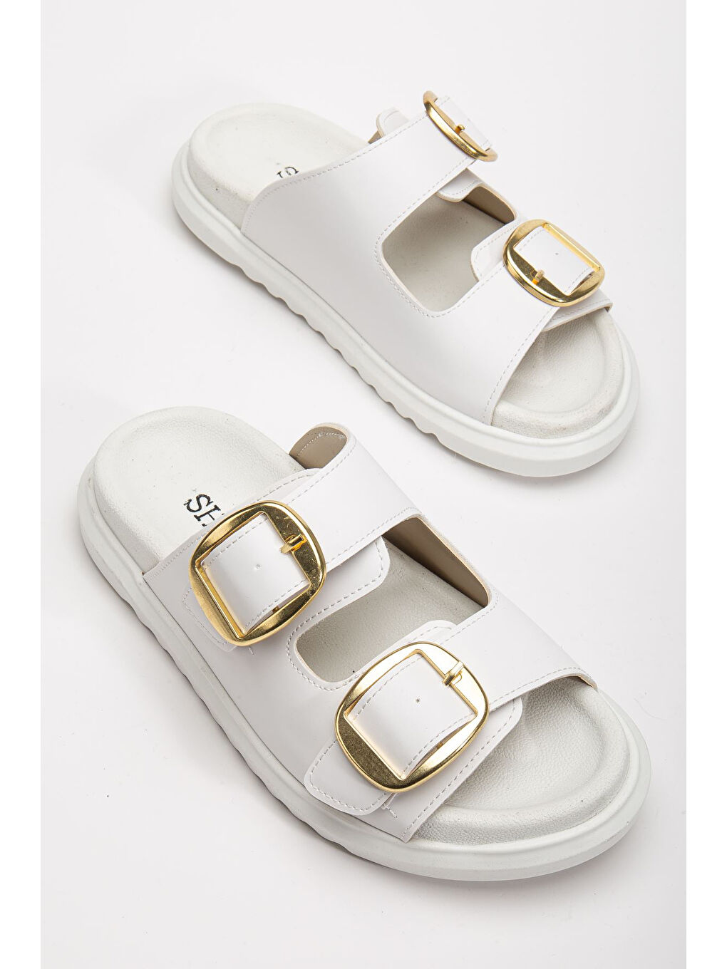 Kadın Beyaz Çift Bantlı Toka Detaylı Terlik-2