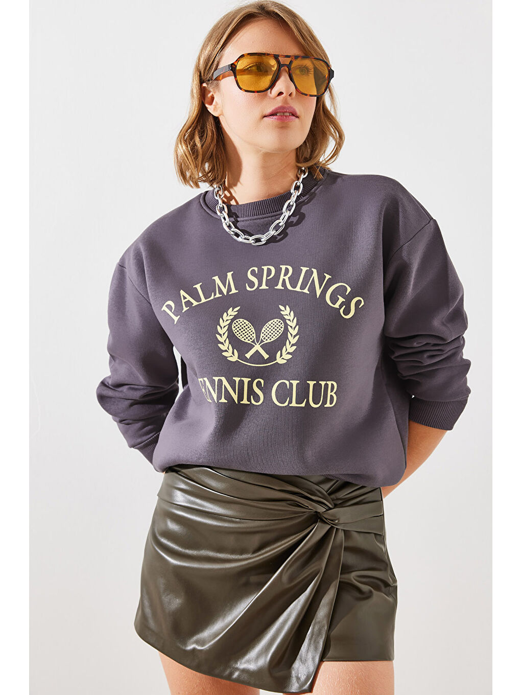 SHADE Füme Kadın Üç İplik Şardonlu Palm Springs Tenis Vintage Kolej Sweatshirt MBHS