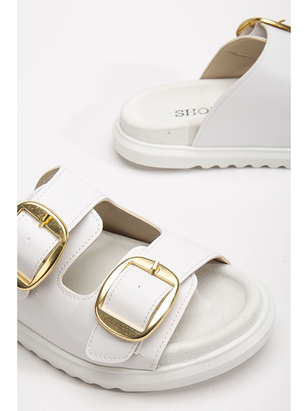 Kadın Beyaz Çift Bantlı Toka Detaylı Terlik-3