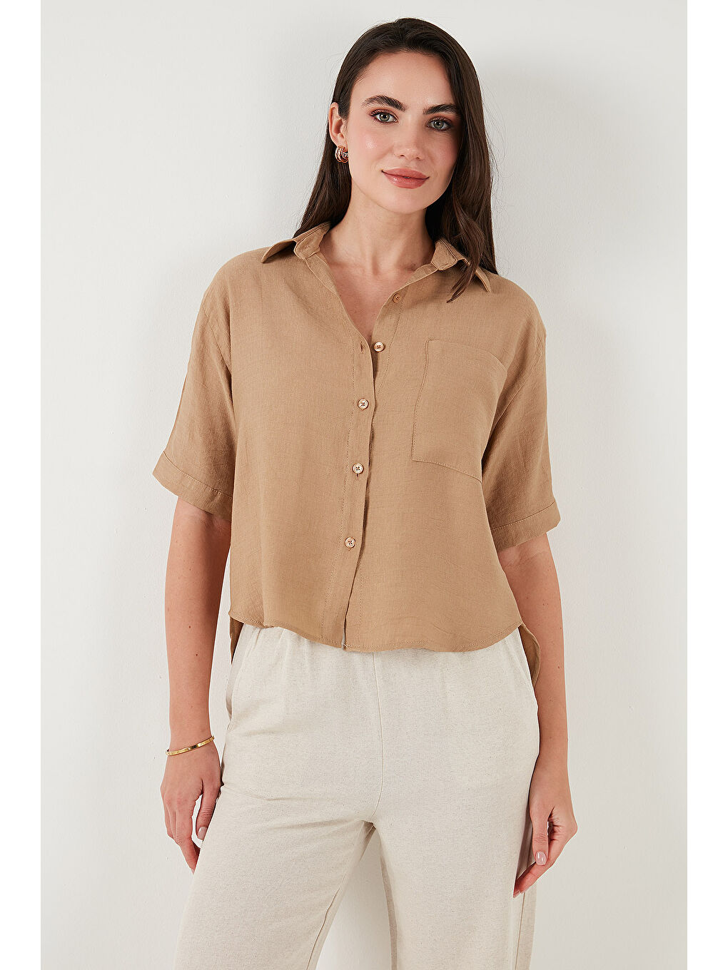 Kahverengi Regular Fit Göğüs Cepli Kısa Kollu Kadın Gömlek 6779324-4