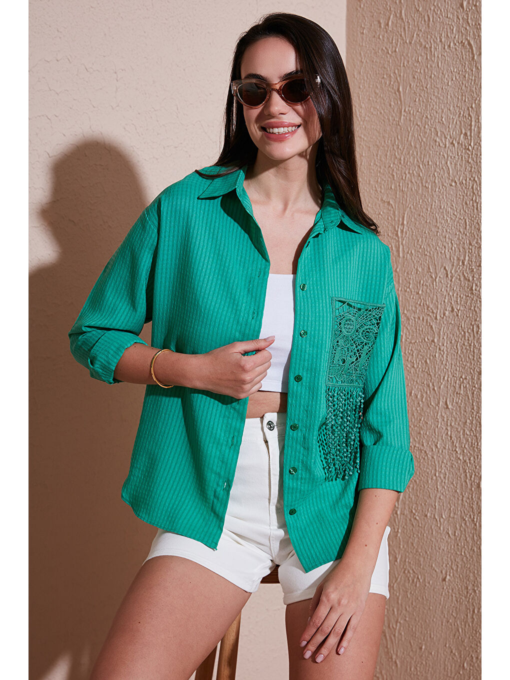 Yeşil Regular Fit Güpürlü Cep Detaylı Uzun Kollu Gömlek 6773215-1