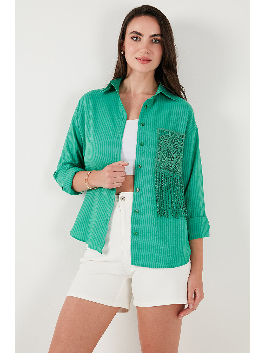 Yeşil Regular Fit Güpürlü Cep Detaylı Uzun Kollu Gömlek 6773215-2