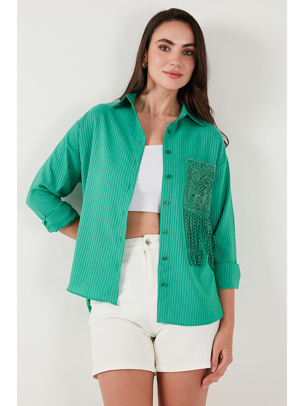 Yeşil Regular Fit Güpürlü Cep Detaylı Uzun Kollu Gömlek 6773215-4